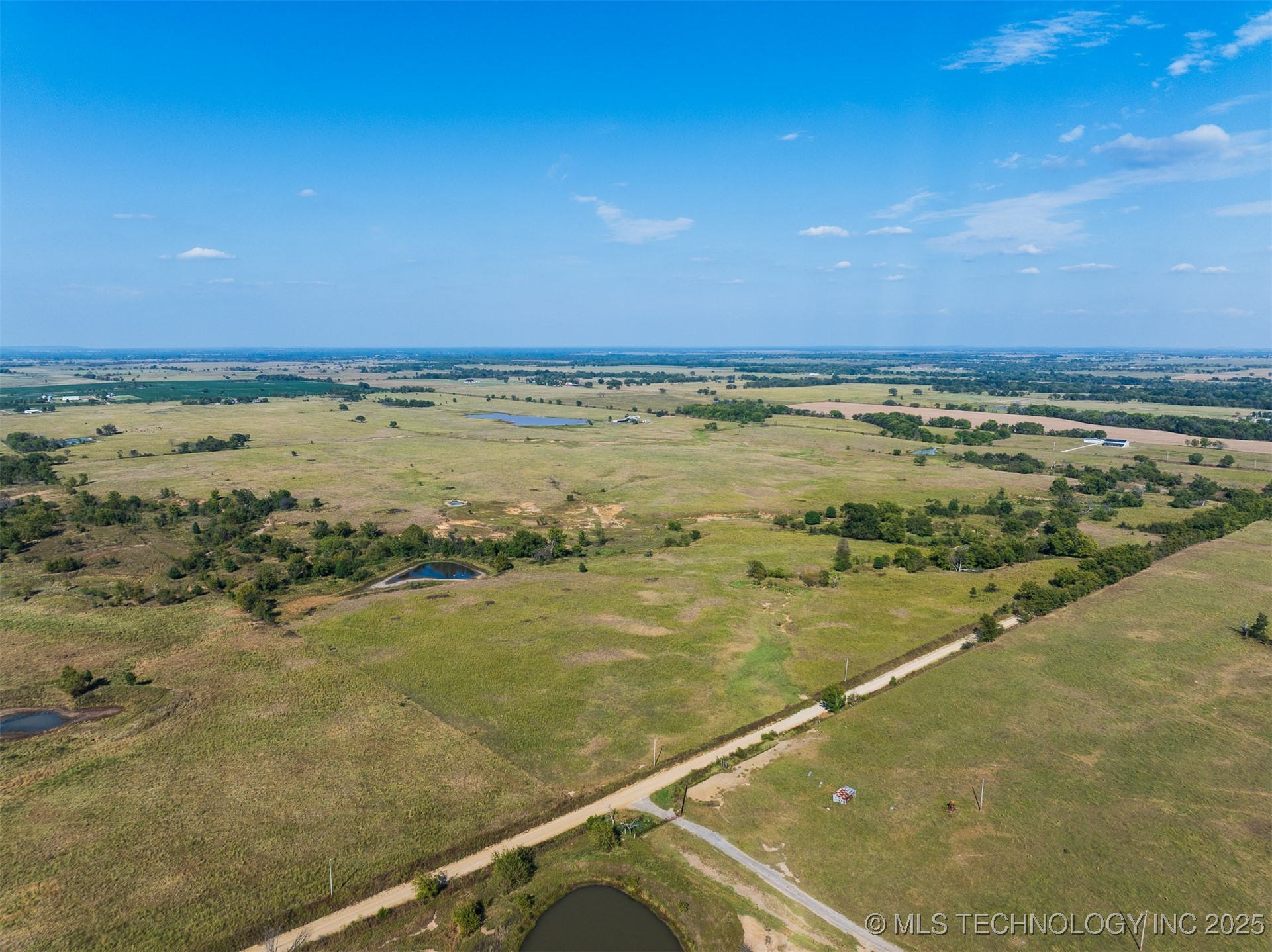 2 Ash Road Property Photo 35