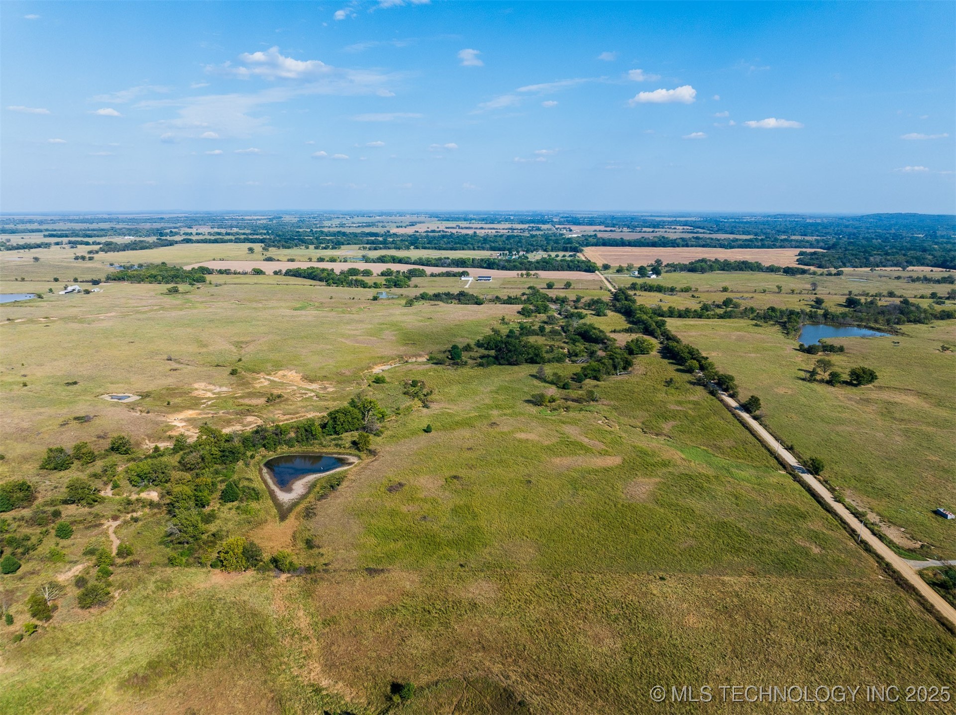 2 Ash Road Property Photo 38
