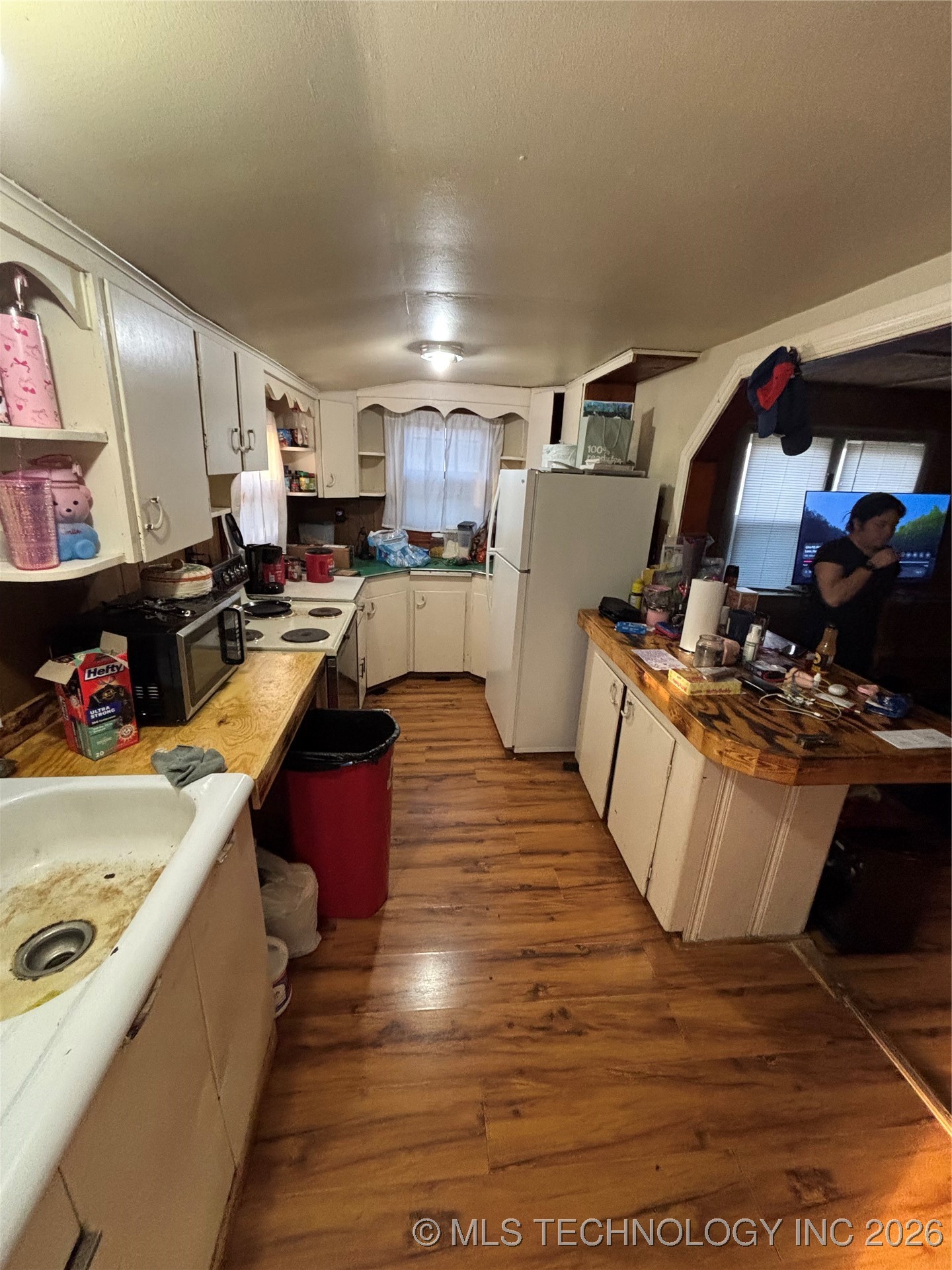 2545373 Property Photo 3