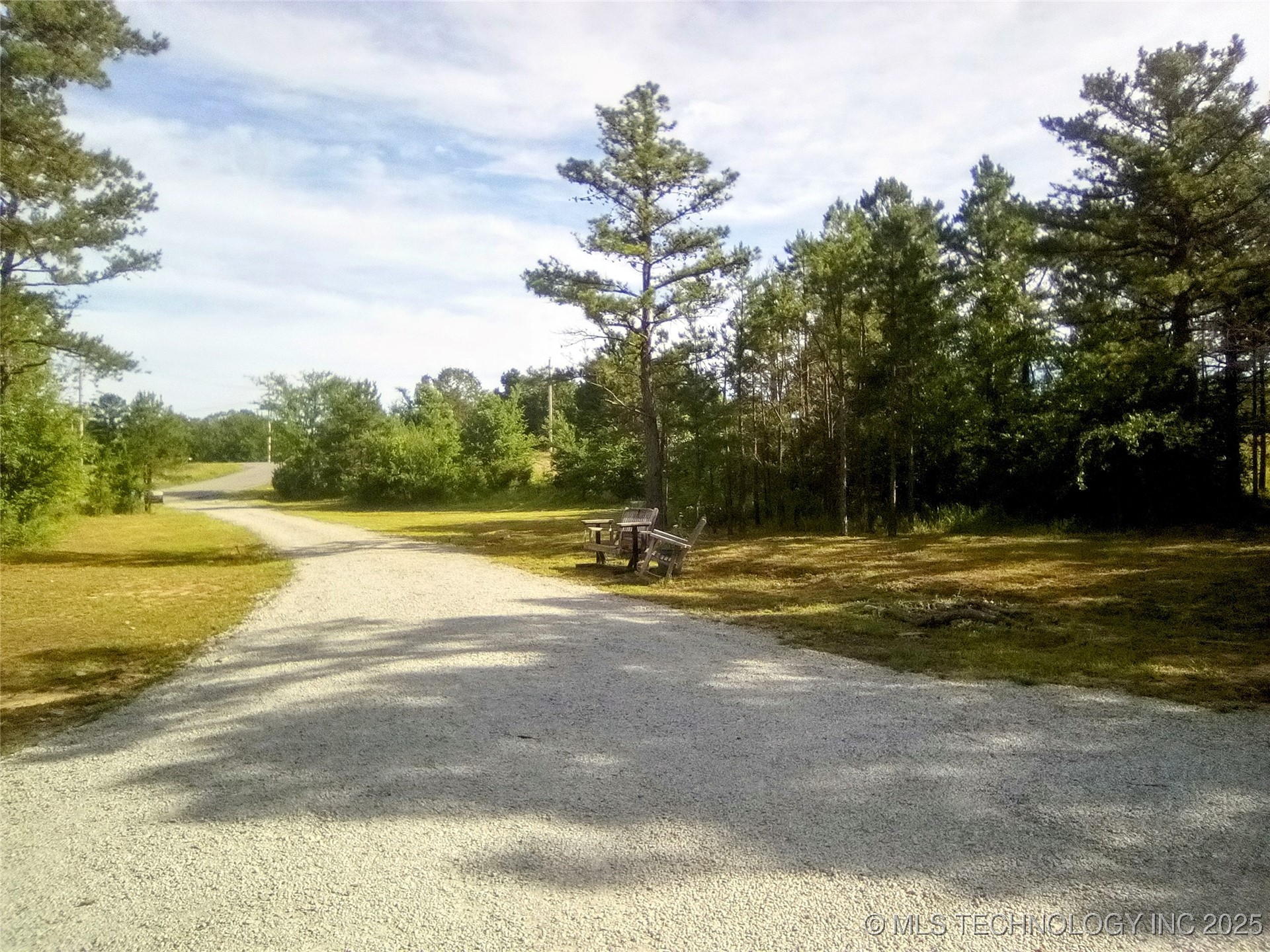 21 County Line Road E Property Photo 8