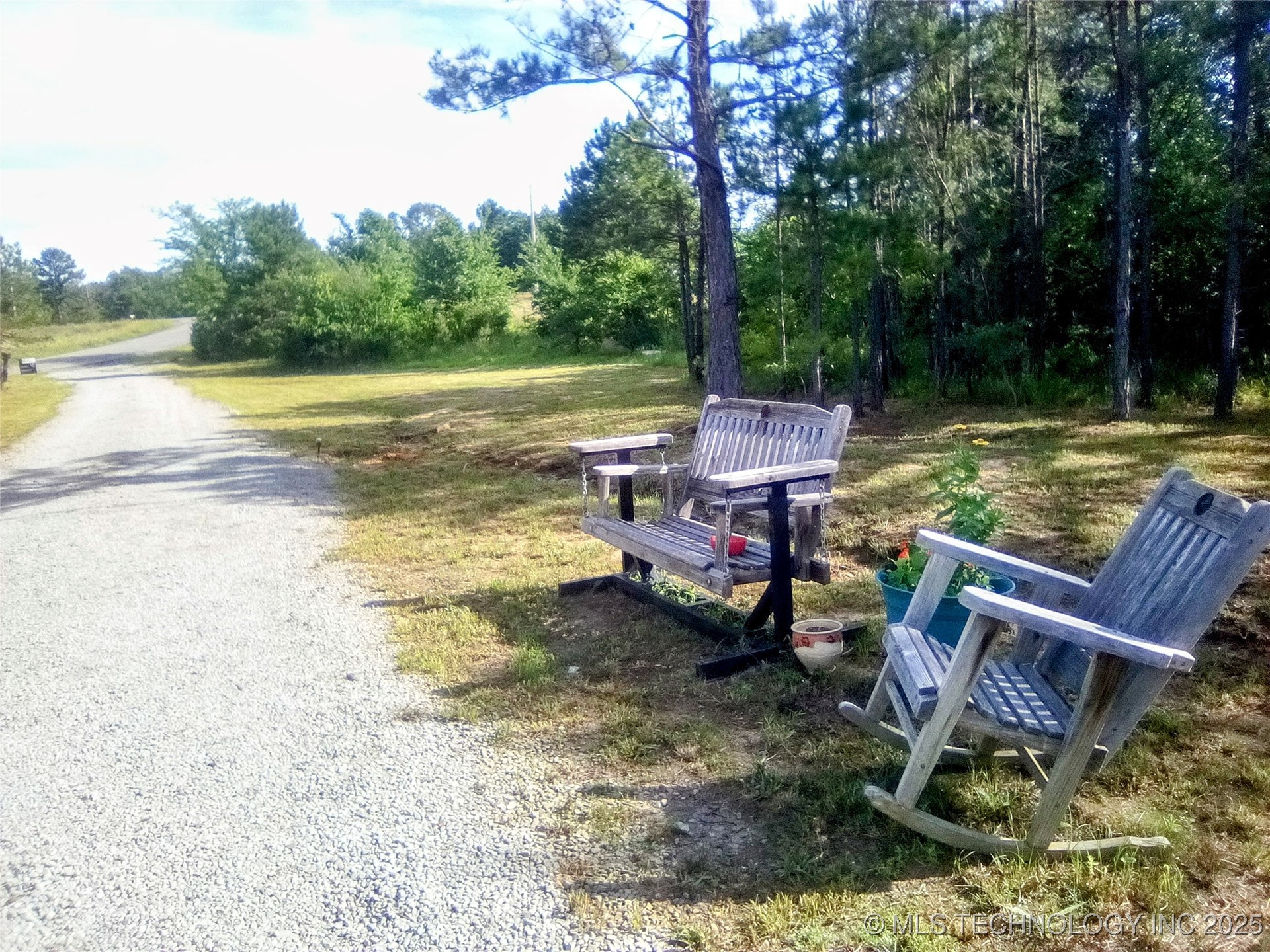 21 County Line Road E Property Photo 10