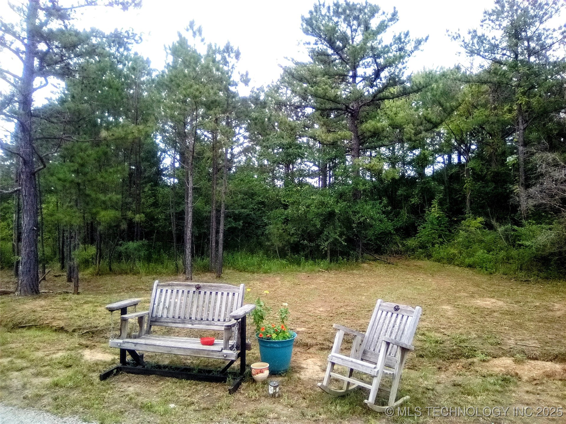 21 County Line Road E Property Photo 11