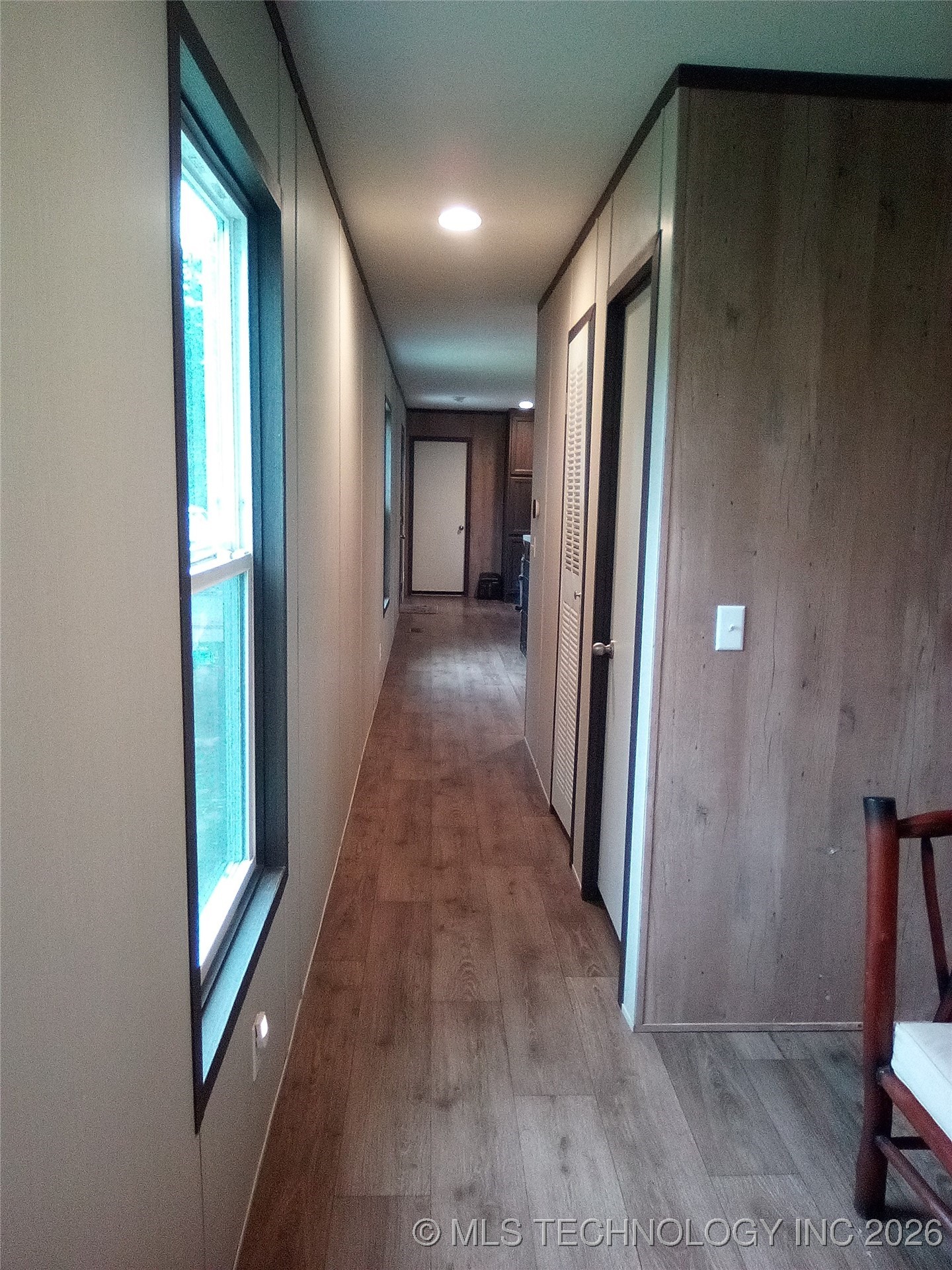 21 County Line Road E Property Photo 18