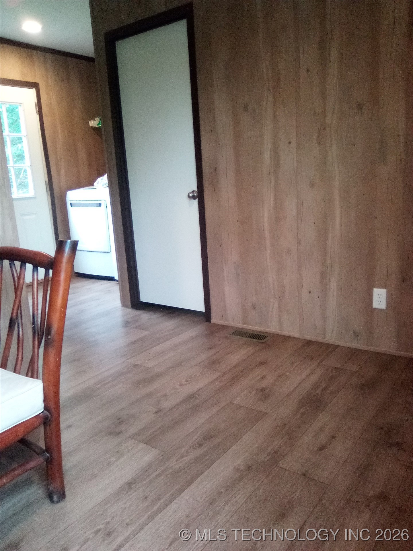 21 County Line Road E Property Photo 19