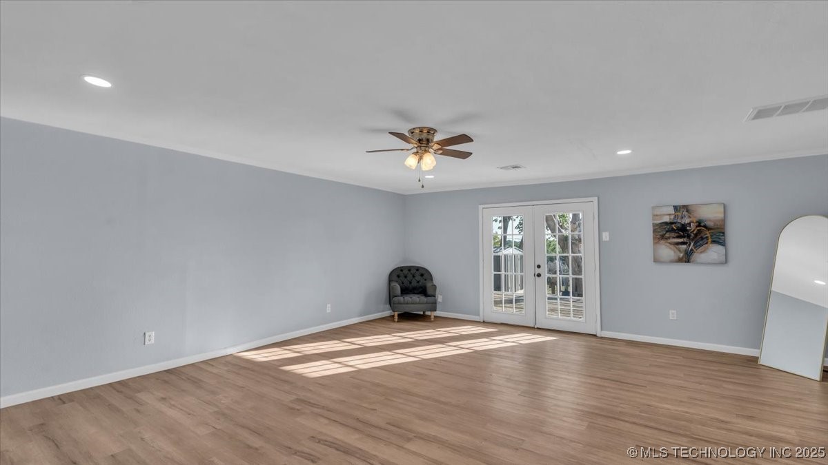 6033 S 31st West Avenue Property Photo 2