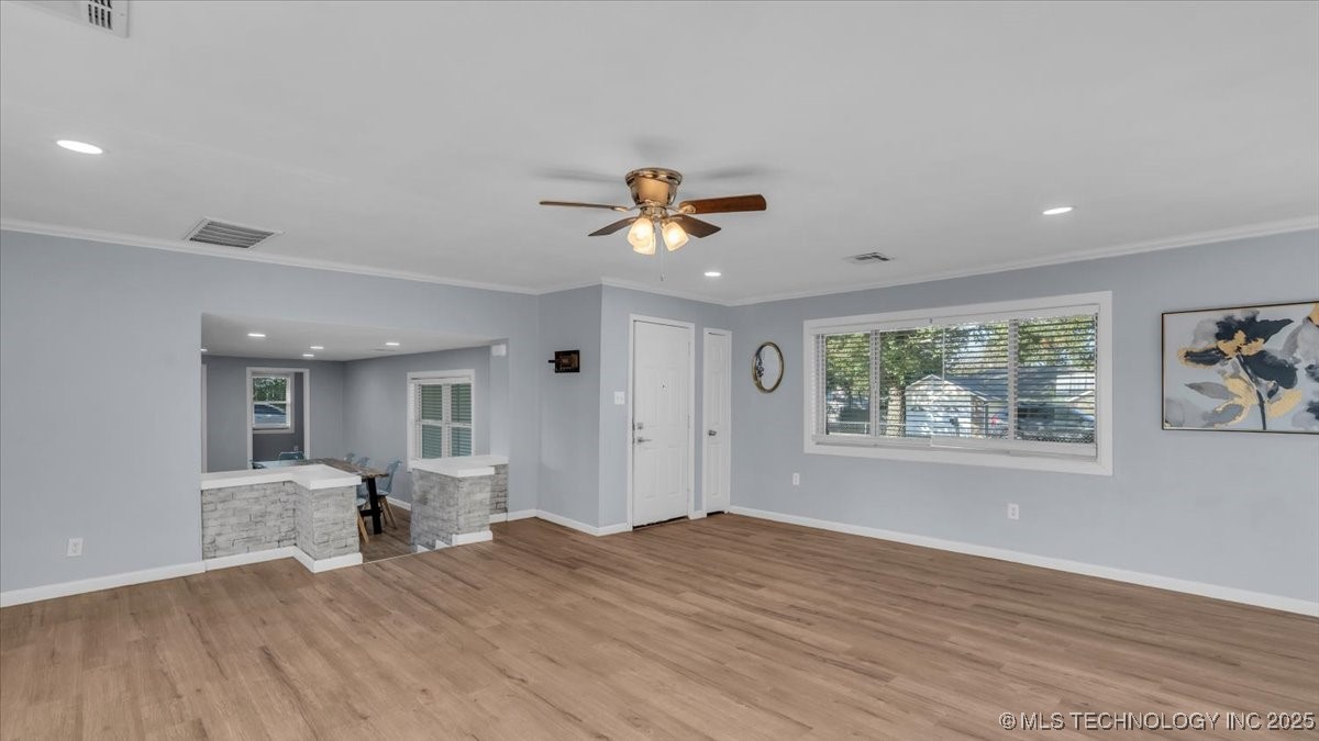 6033 S 31st West Avenue Property Photo 4