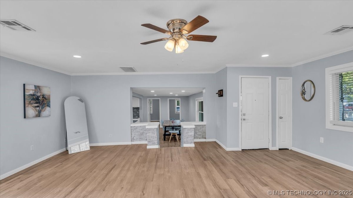 6033 S 31st West Avenue Property Photo 5