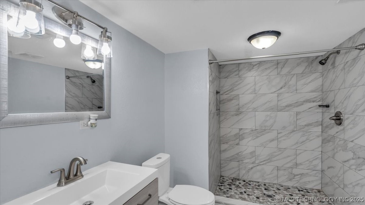 6033 S 31st West Avenue Property Photo 16