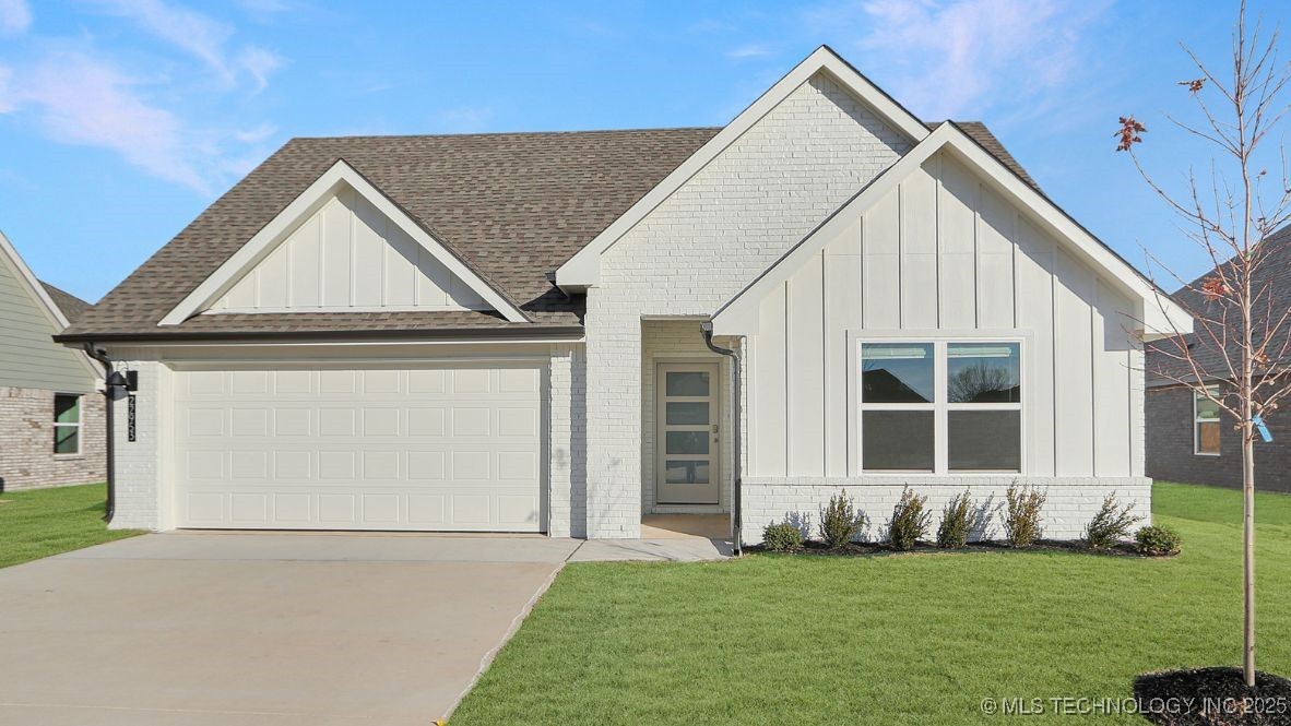 22953 E 106th Place S Property Photo 1