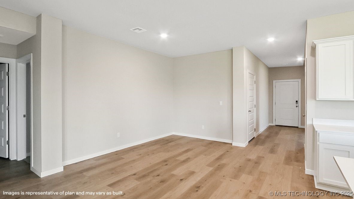 22953 E 106th Place S Property Photo 6