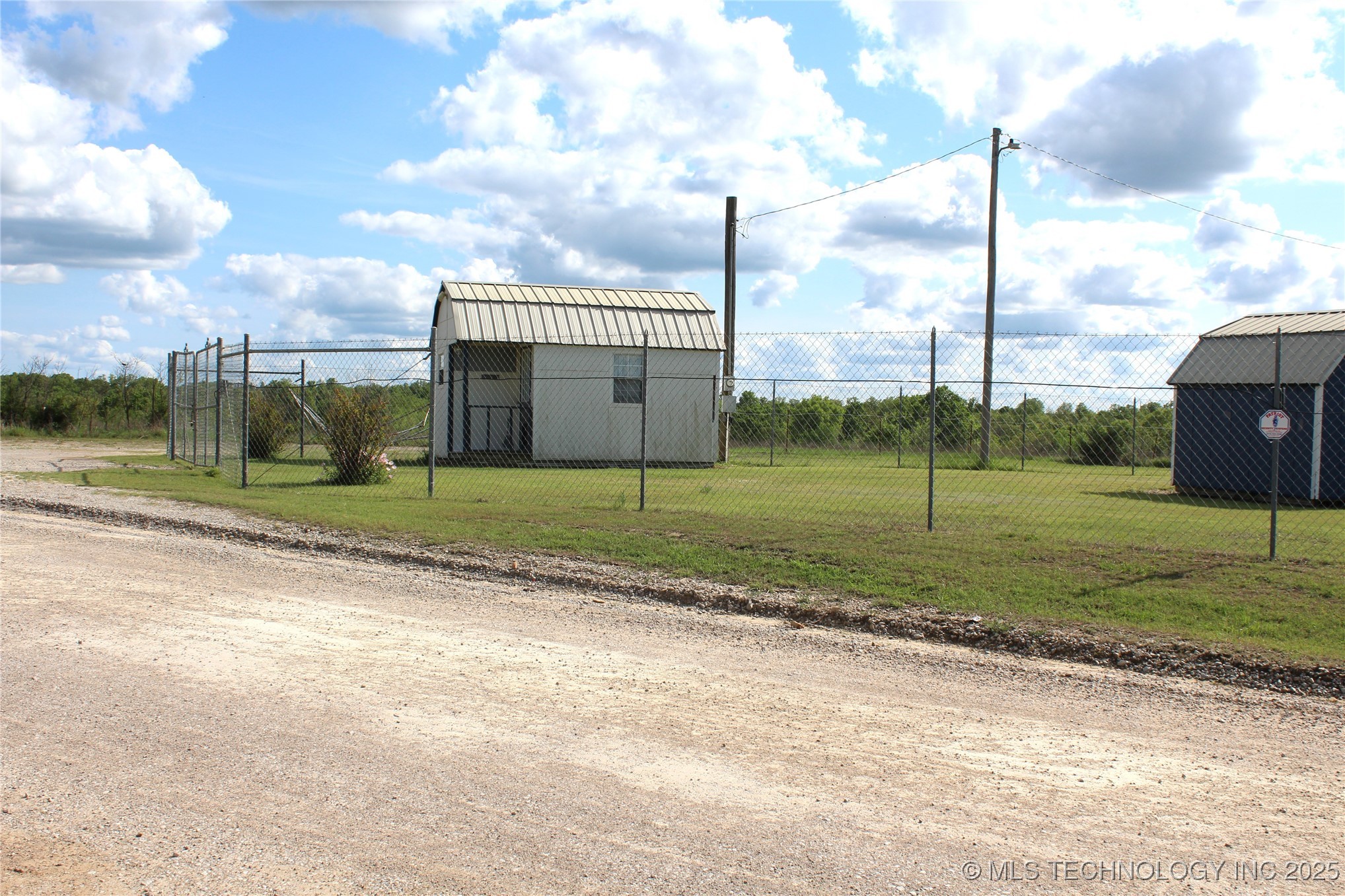 14233 S 142nd Road Property Photo 6
