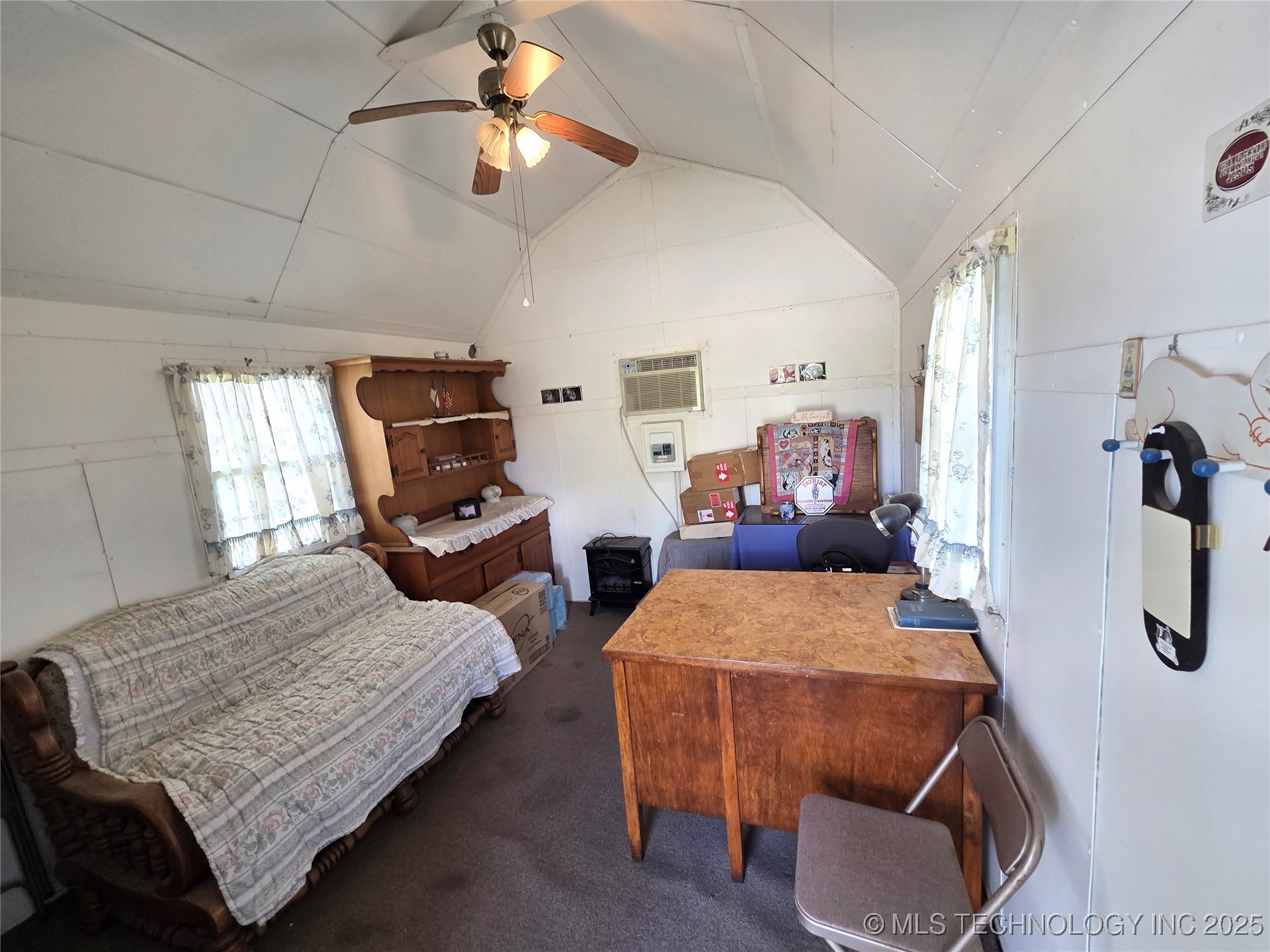 14233 S 142nd Road Property Photo 8