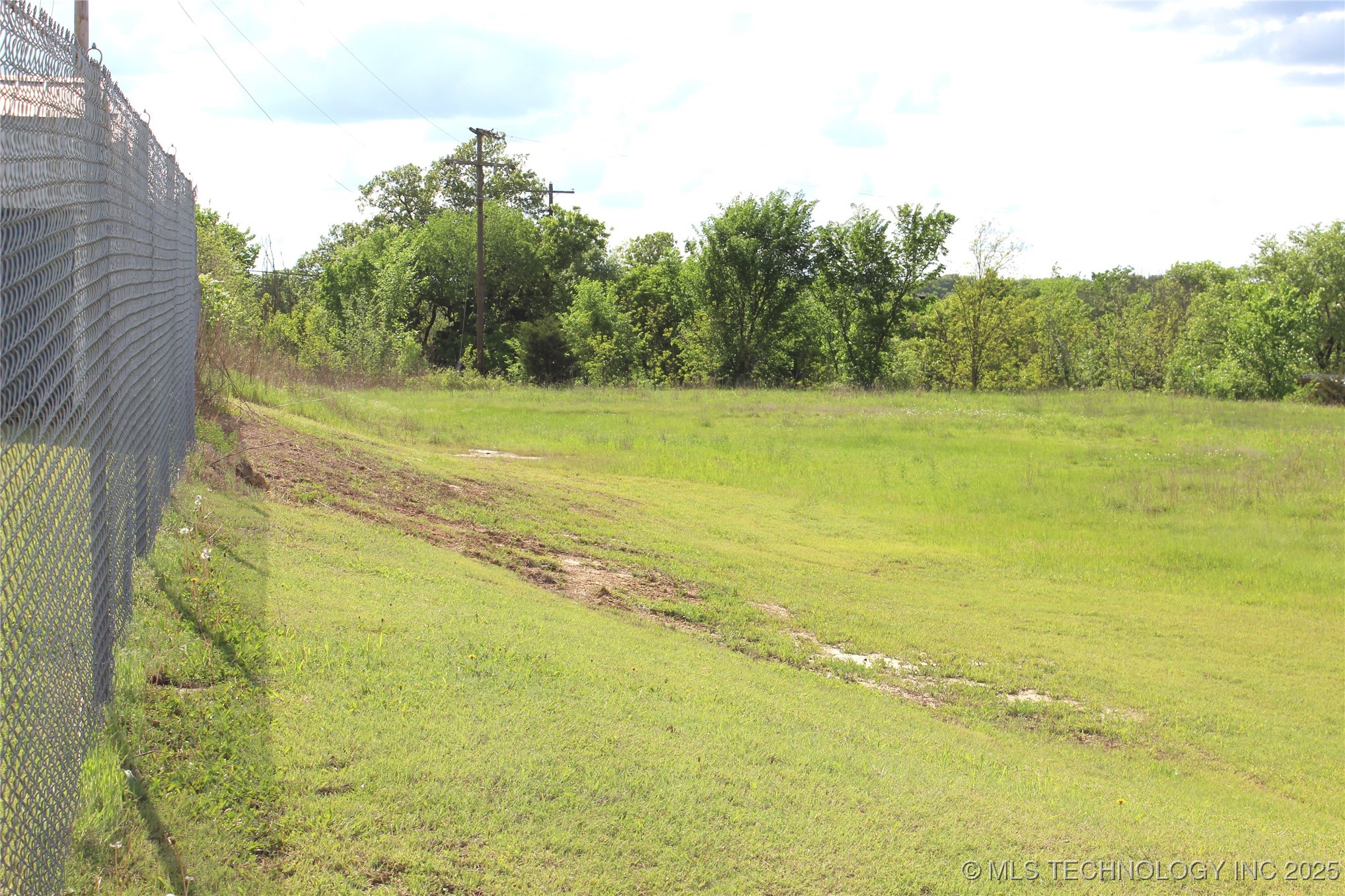 14233 S 142nd Road Property Photo 9