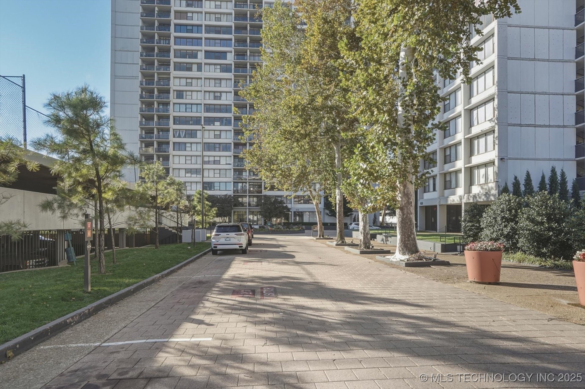 410 W 7th Street S 1928 Property Photo 2