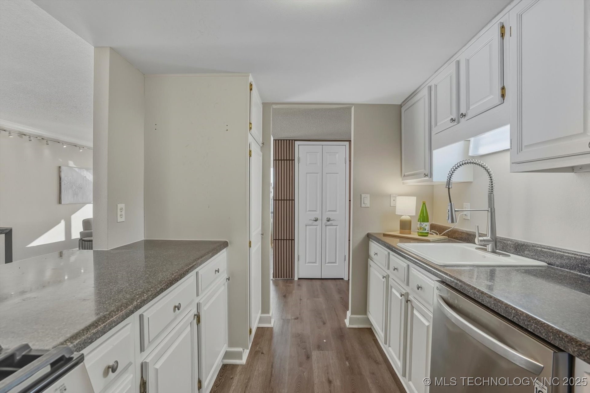 410 W 7th Street S 1928 Property Photo 13