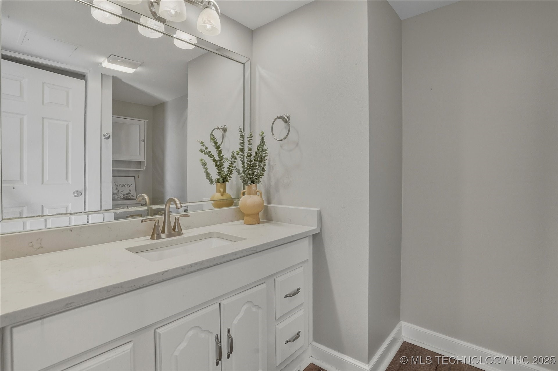 410 W 7th Street S 1928 Property Photo 22