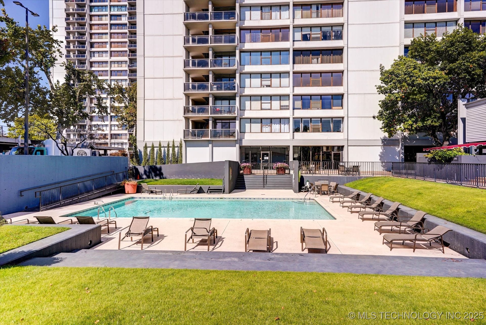 410 W 7th Street S 1928 Property Photo 28