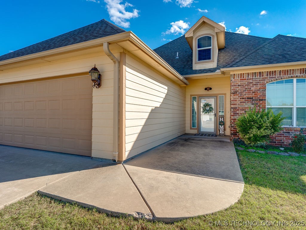 2819 Abbey Drive Property Photo 4