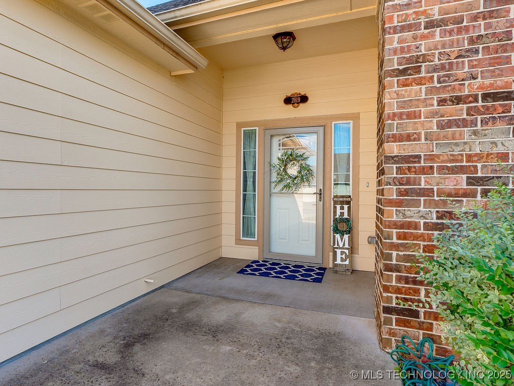 2819 Abbey Drive Property Photo 5