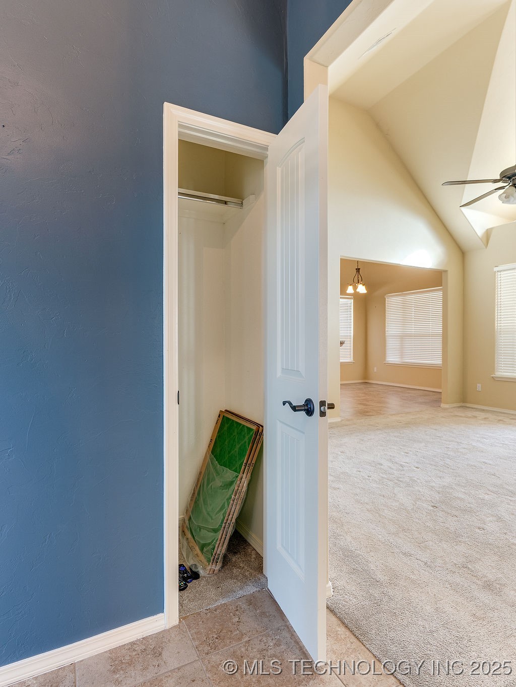 2819 Abbey Drive Property Photo 7