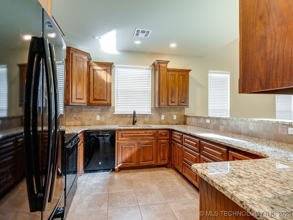 2819 Abbey Drive Property Photo 19