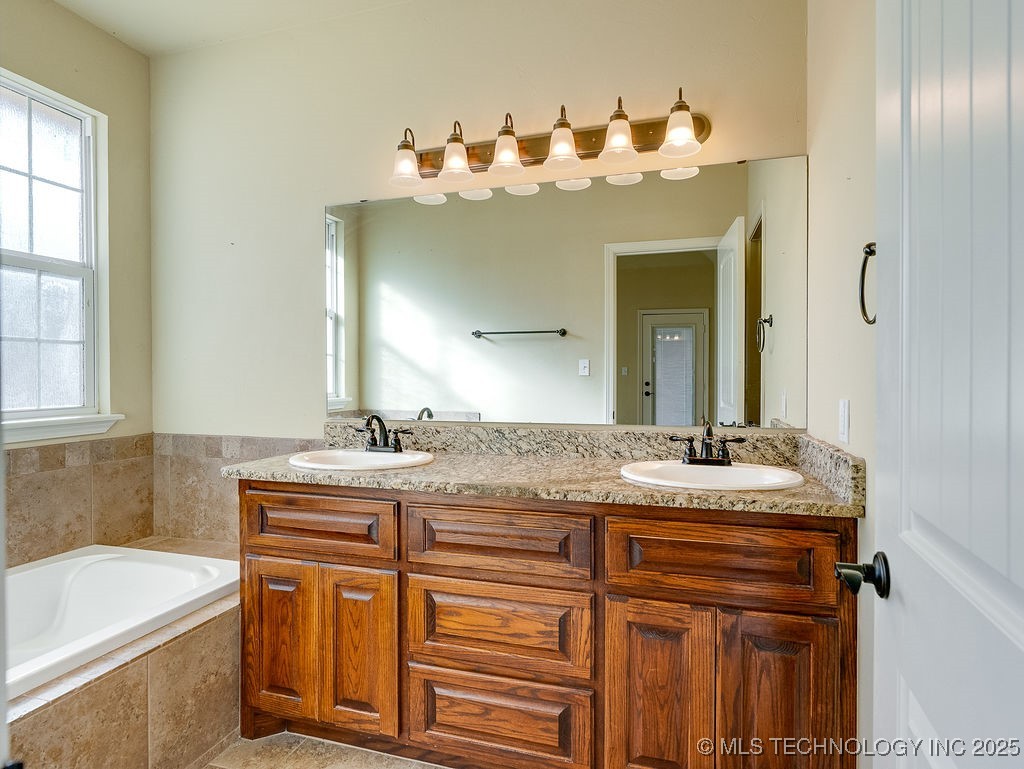 2819 Abbey Drive Property Photo 32