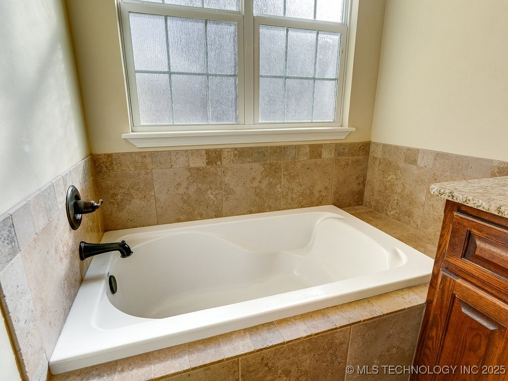 2819 Abbey Drive Property Photo 34