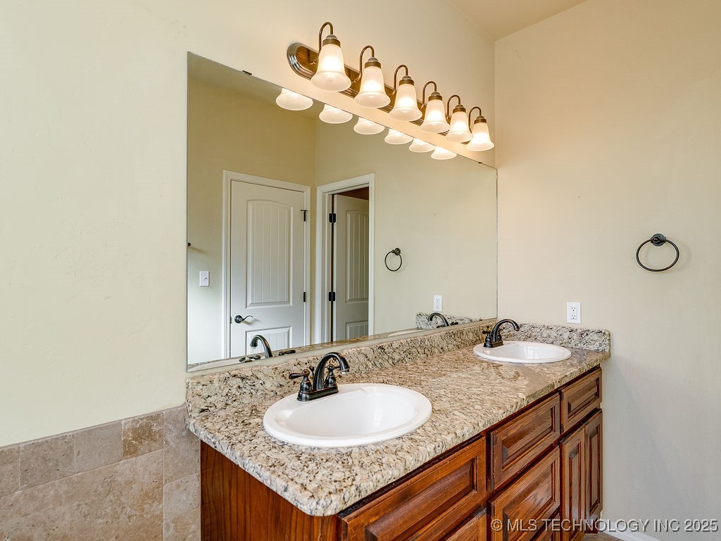 2819 Abbey Drive Property Photo 35