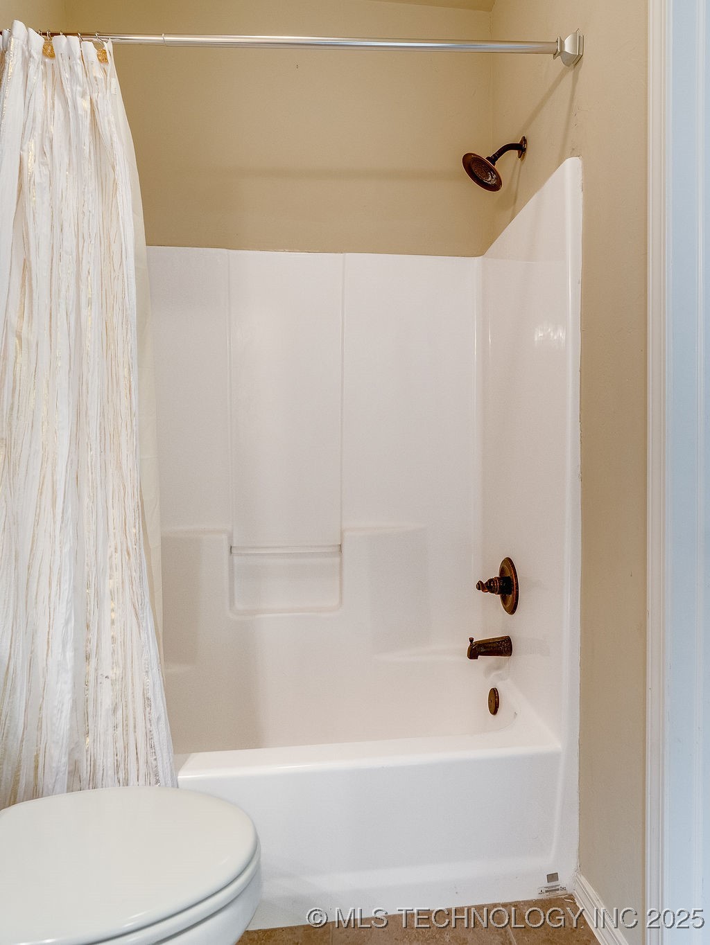 2819 Abbey Drive Property Photo 44