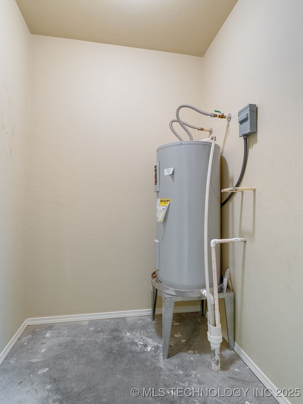 2819 Abbey Drive Property Photo 53