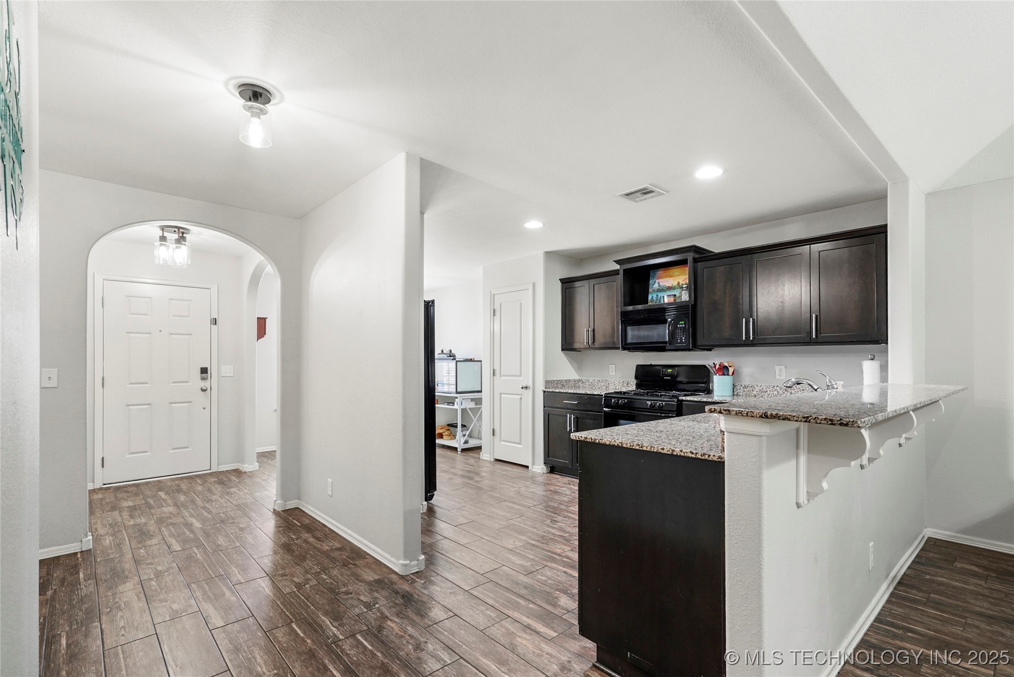 7416 S Laurel Avenue Property Photo 7