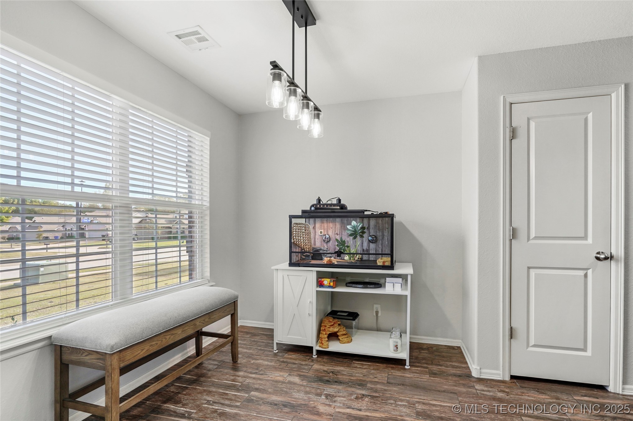 7416 S Laurel Avenue Property Photo 15