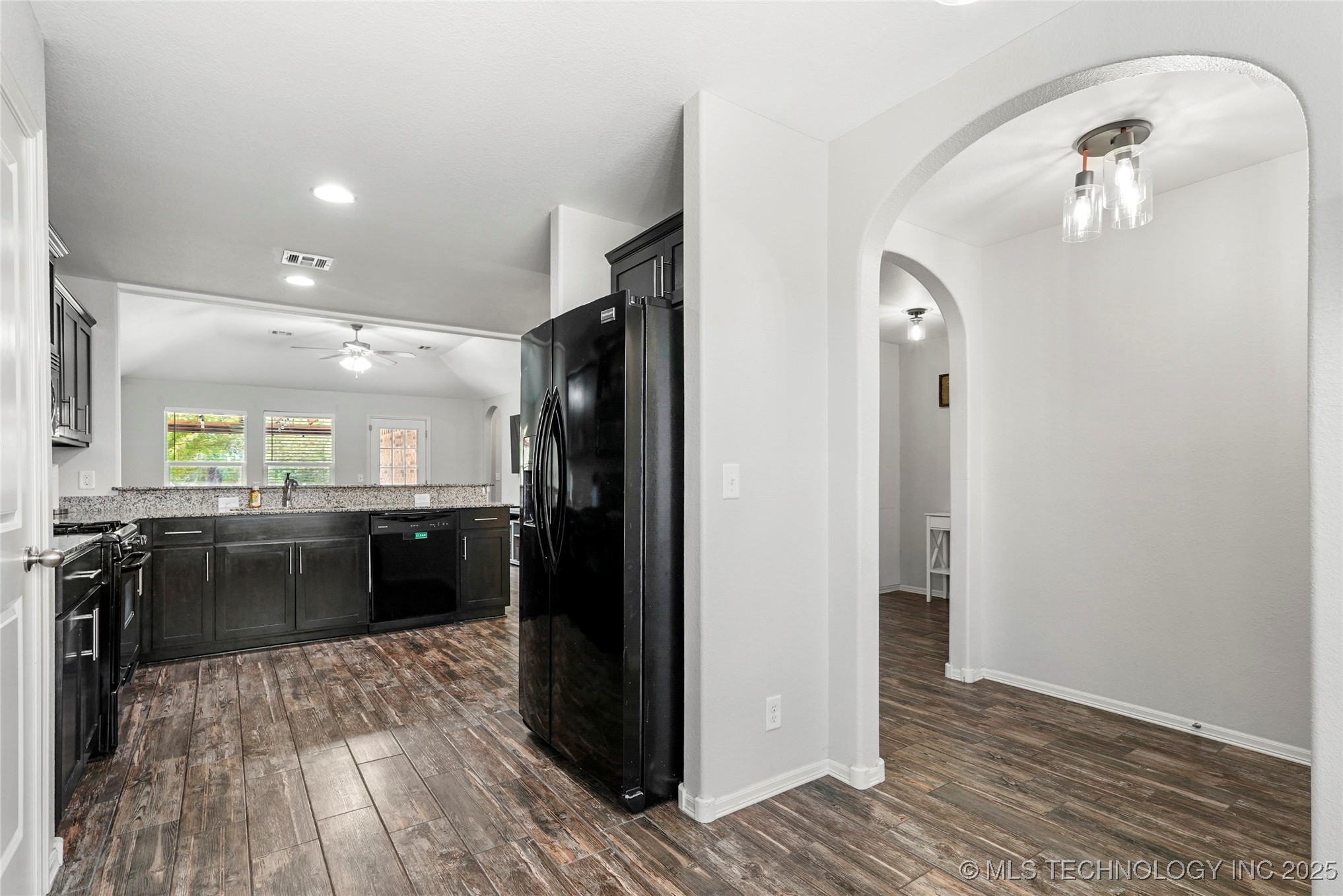 7416 S Laurel Avenue Property Photo 17