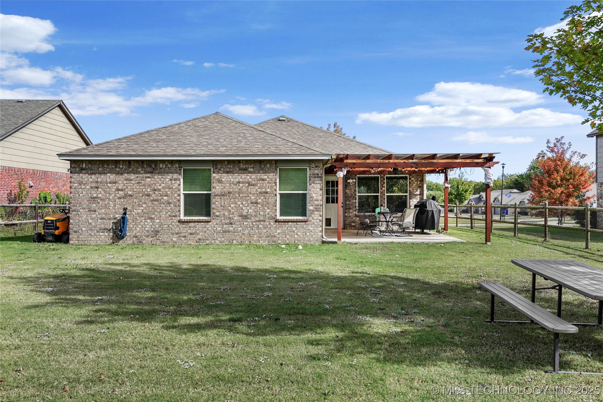 7416 S Laurel Avenue Property Photo 33