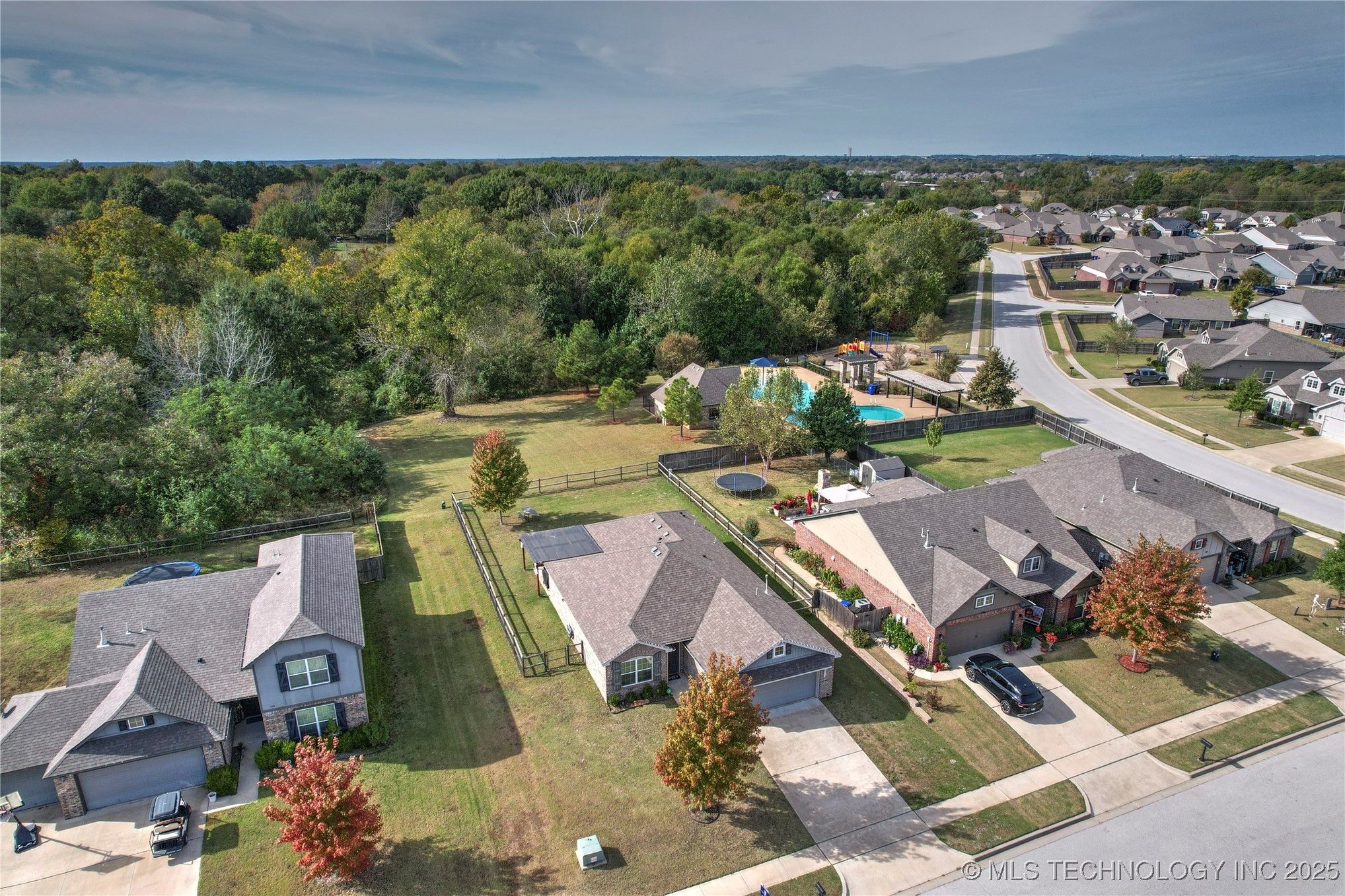 7416 S Laurel Avenue Property Photo 36