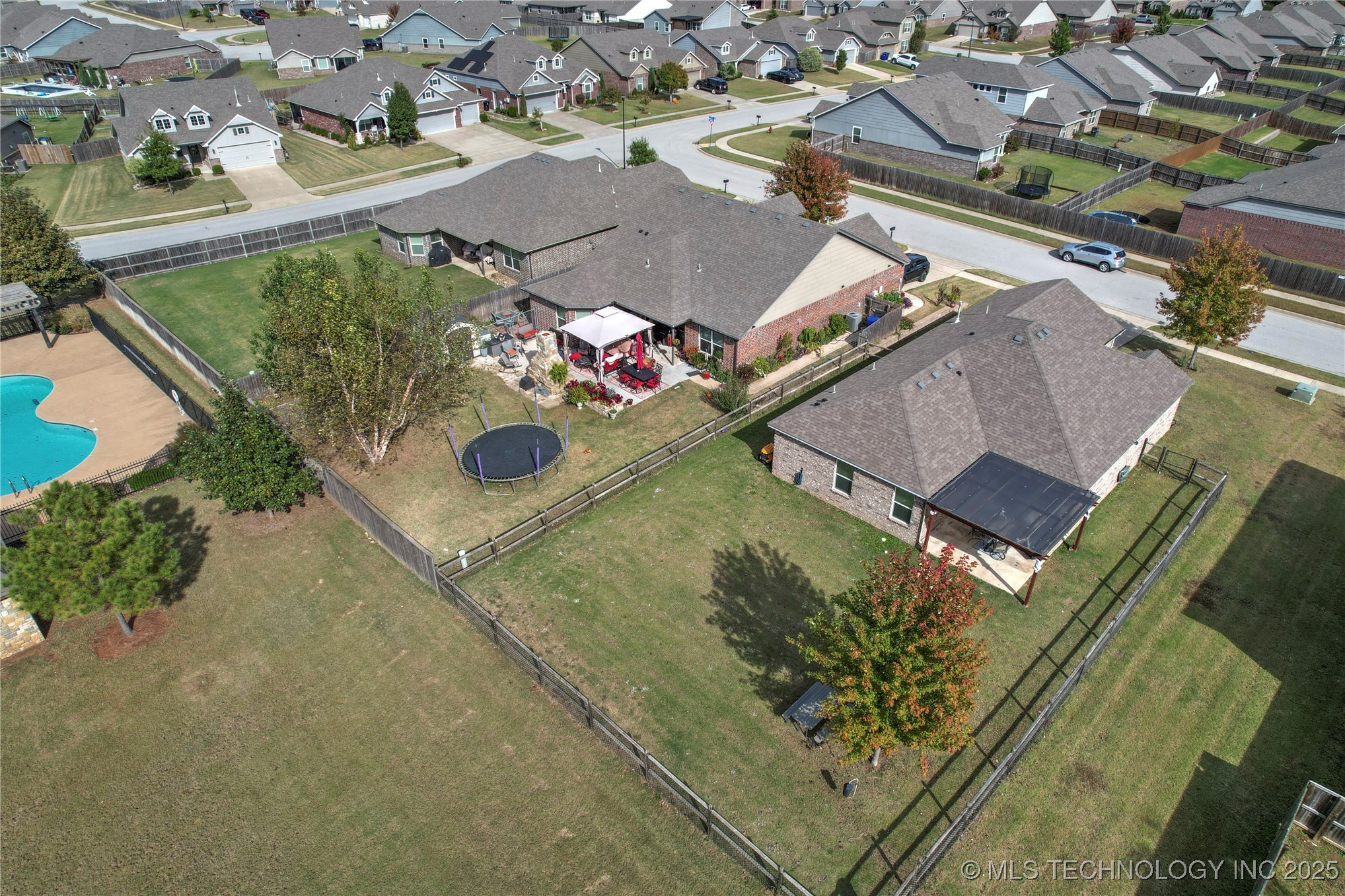 7416 S Laurel Avenue Property Photo 38