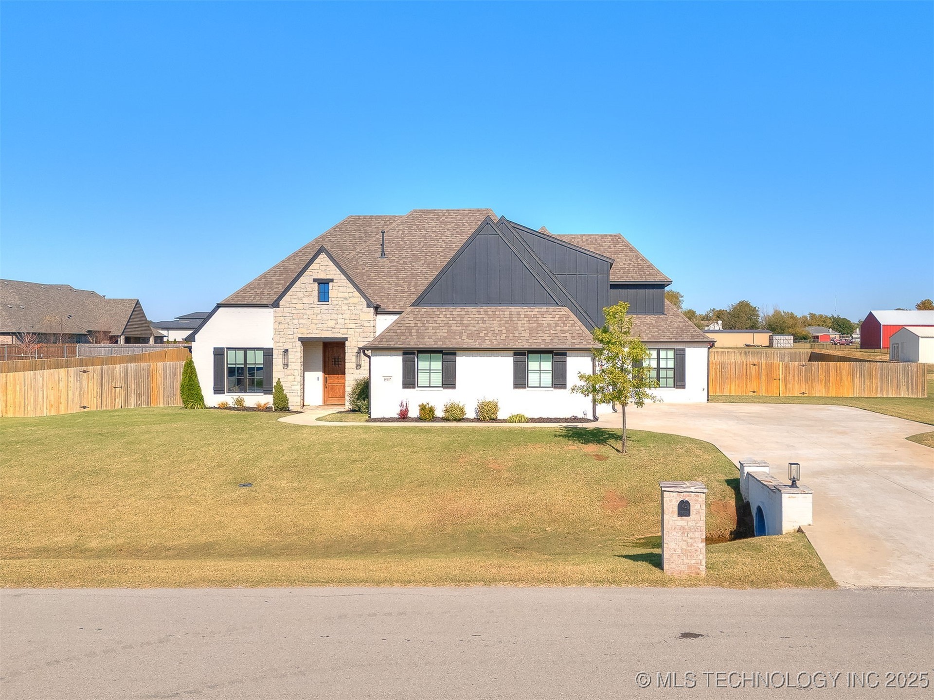 15907 E 106th Place North Property Photo 4