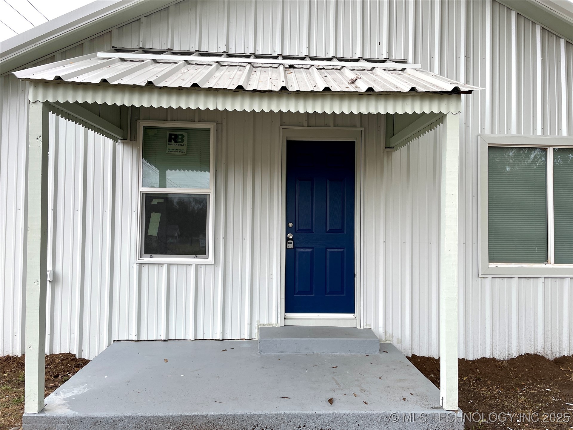 400 Se Carter Street Se Property Photo 2