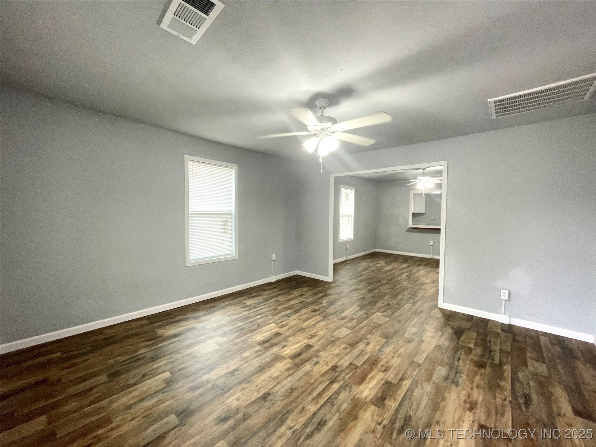 400 Se Carter Street Se Property Photo 4