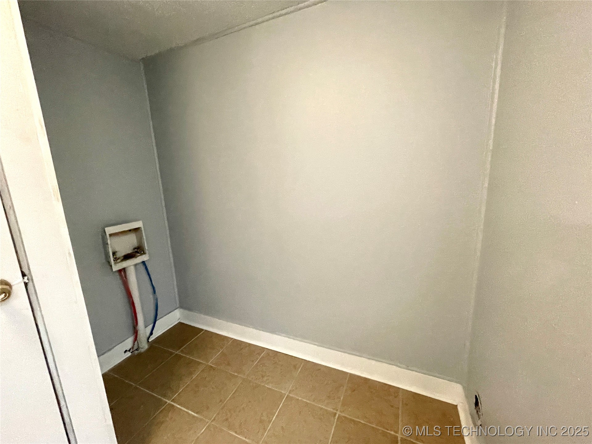 400 Se Carter Street Se Property Photo 8