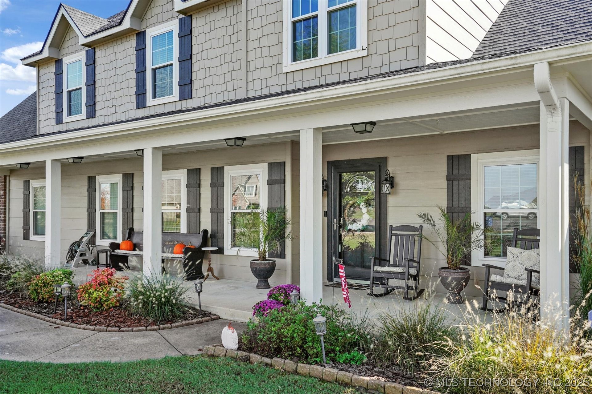 2406 E Fairfield Court Property Photo 6