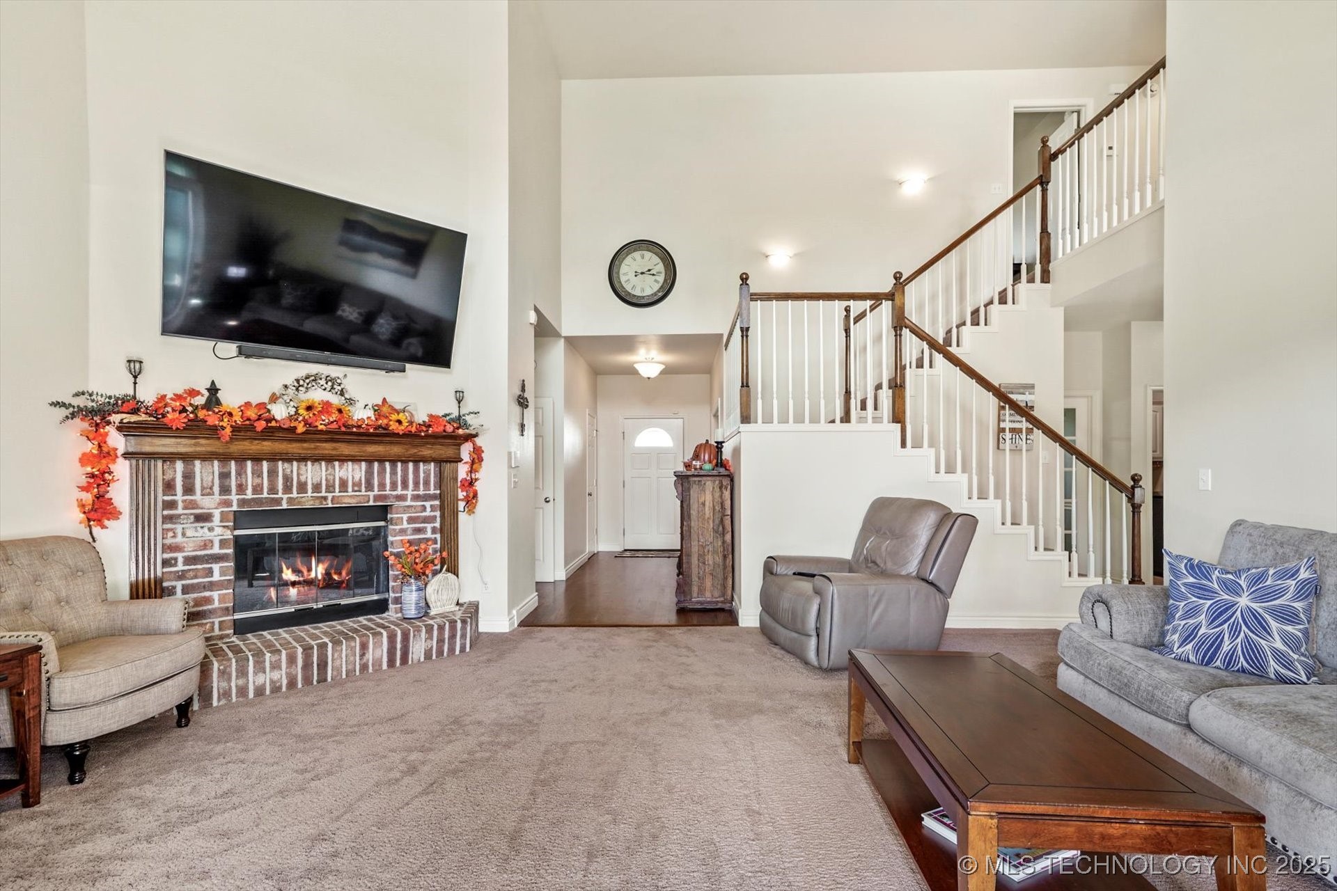 2406 E Fairfield Court Property Photo 9