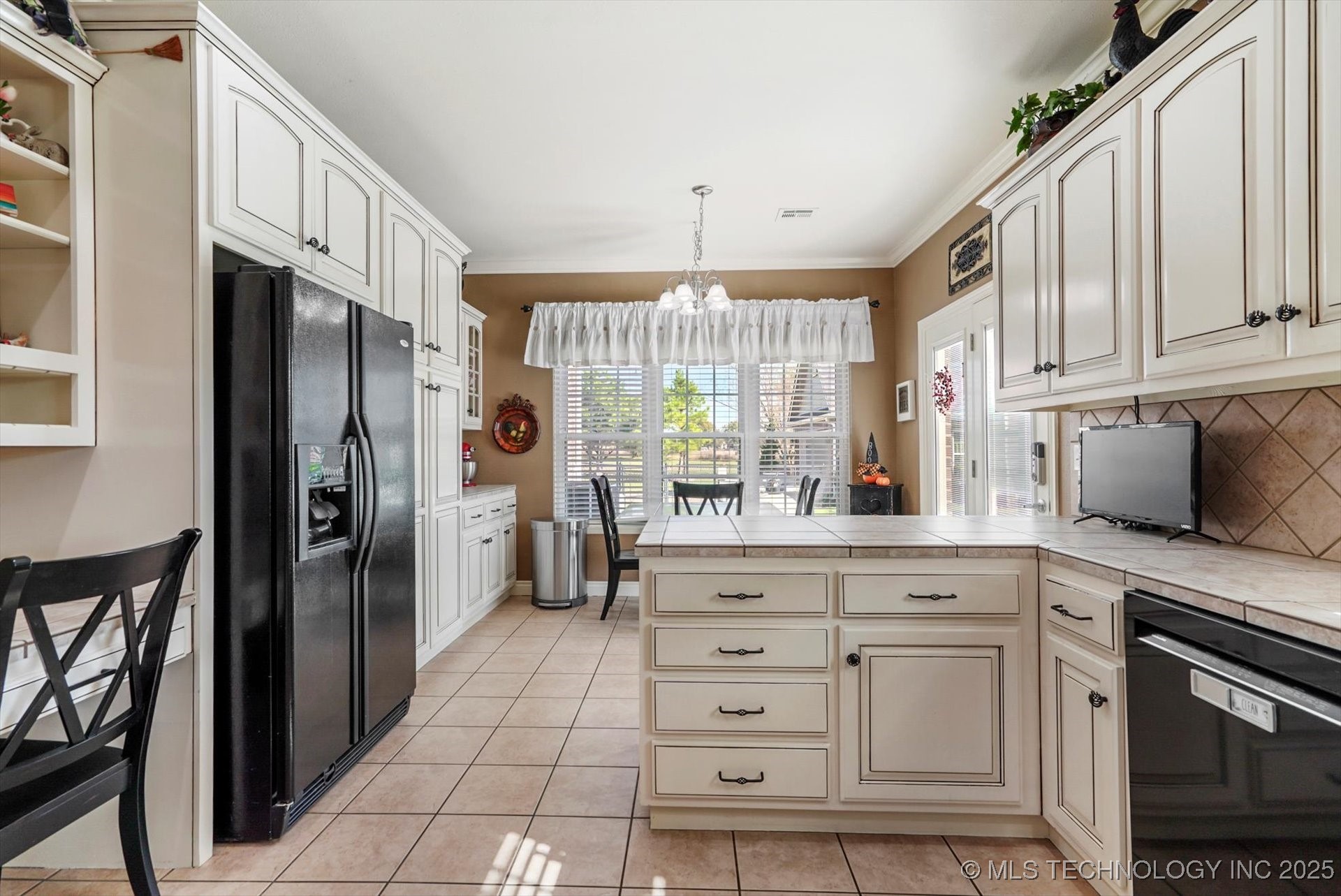 2406 E Fairfield Court Property Photo 11