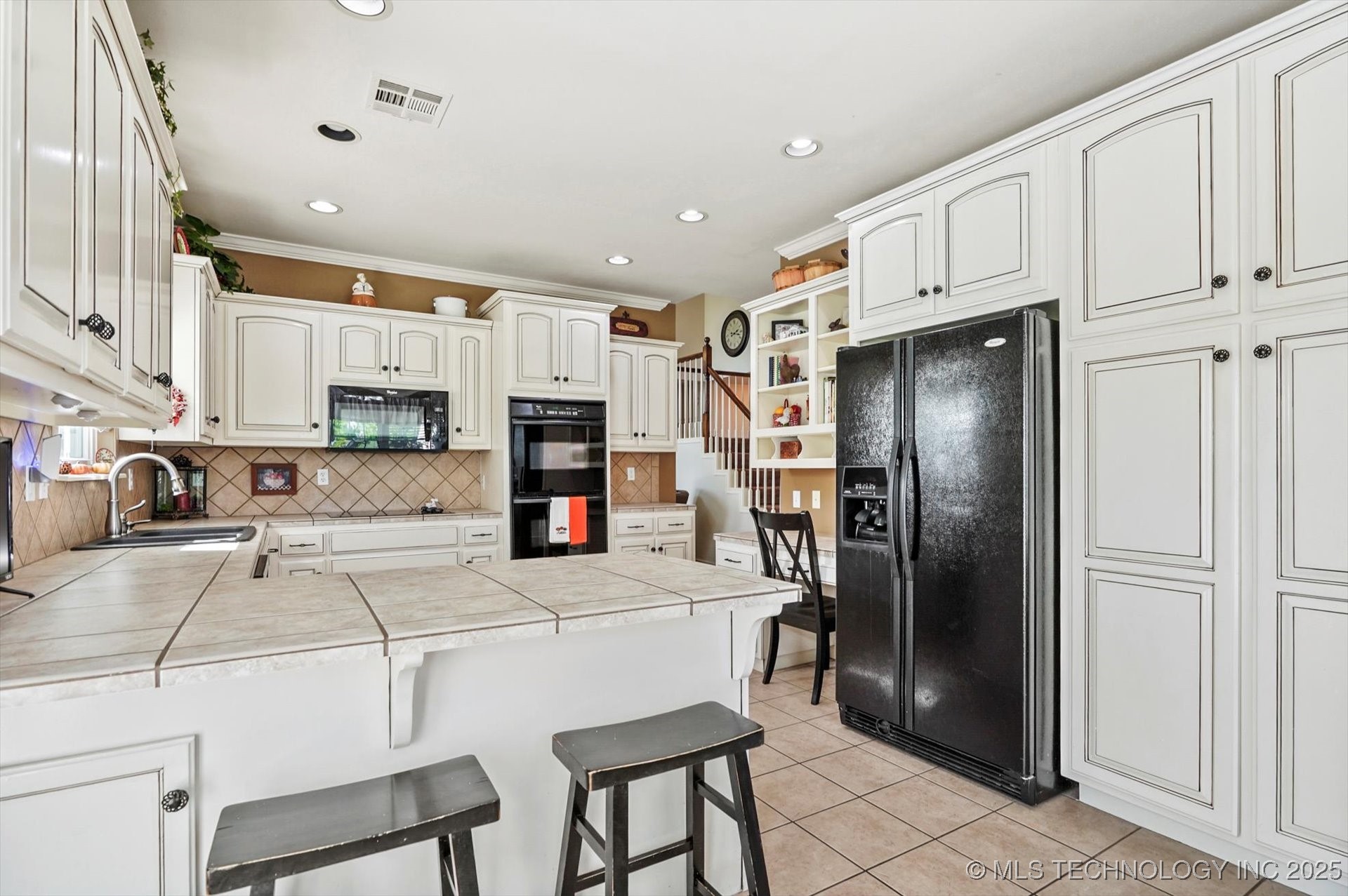 2406 E Fairfield Court Property Photo 13