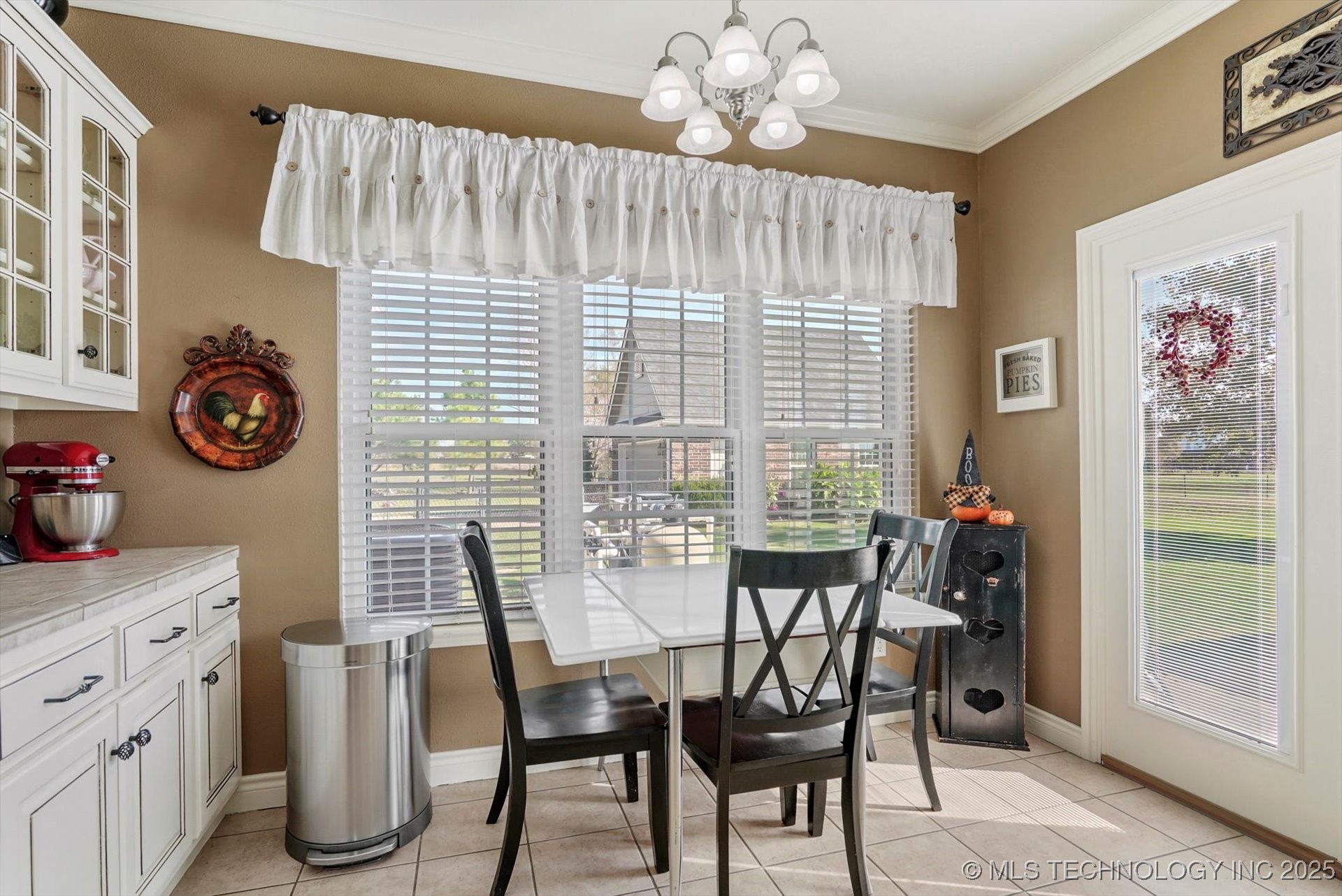 2406 E Fairfield Court Property Photo 14