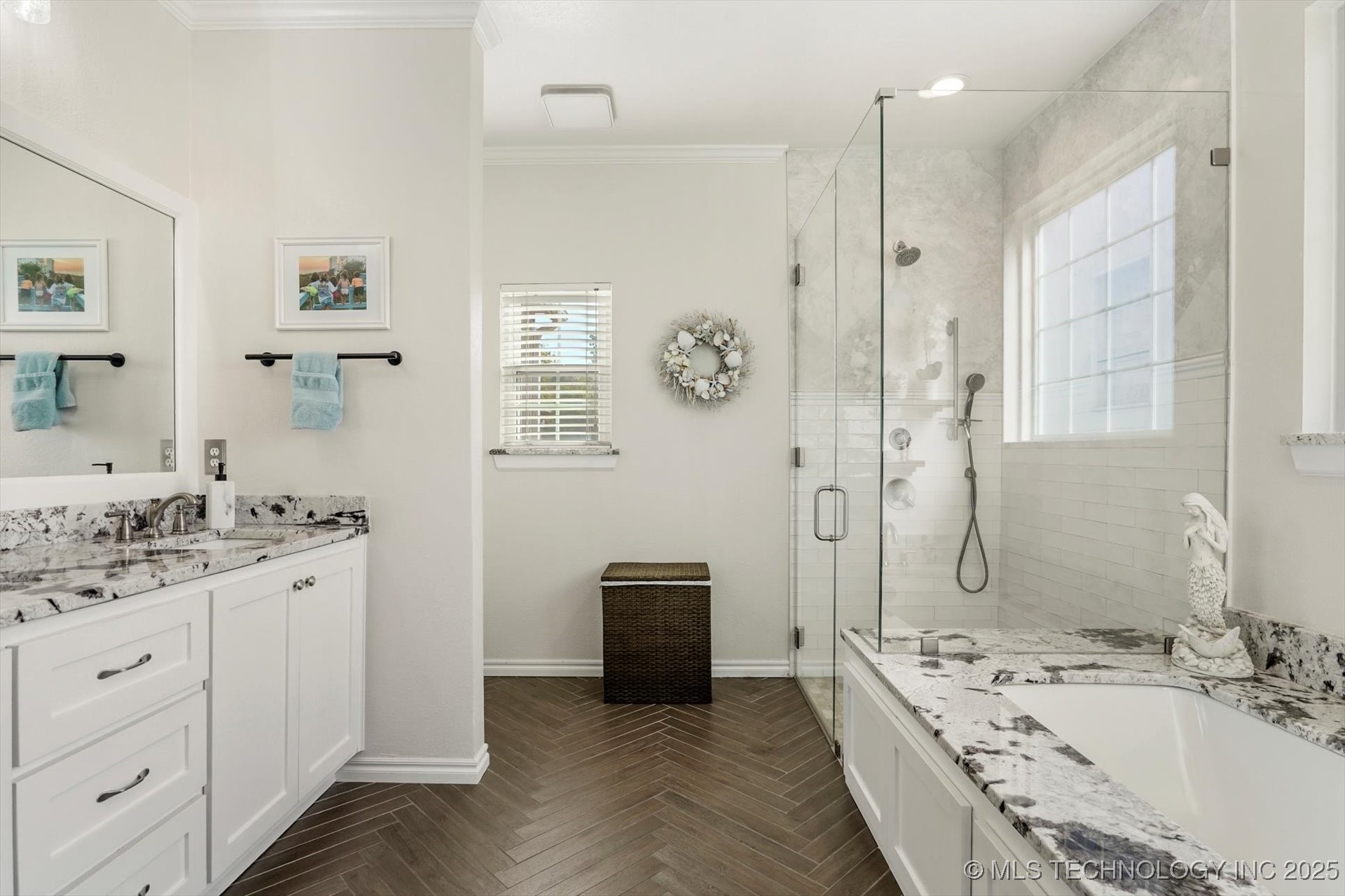 2406 E Fairfield Court Property Photo 22