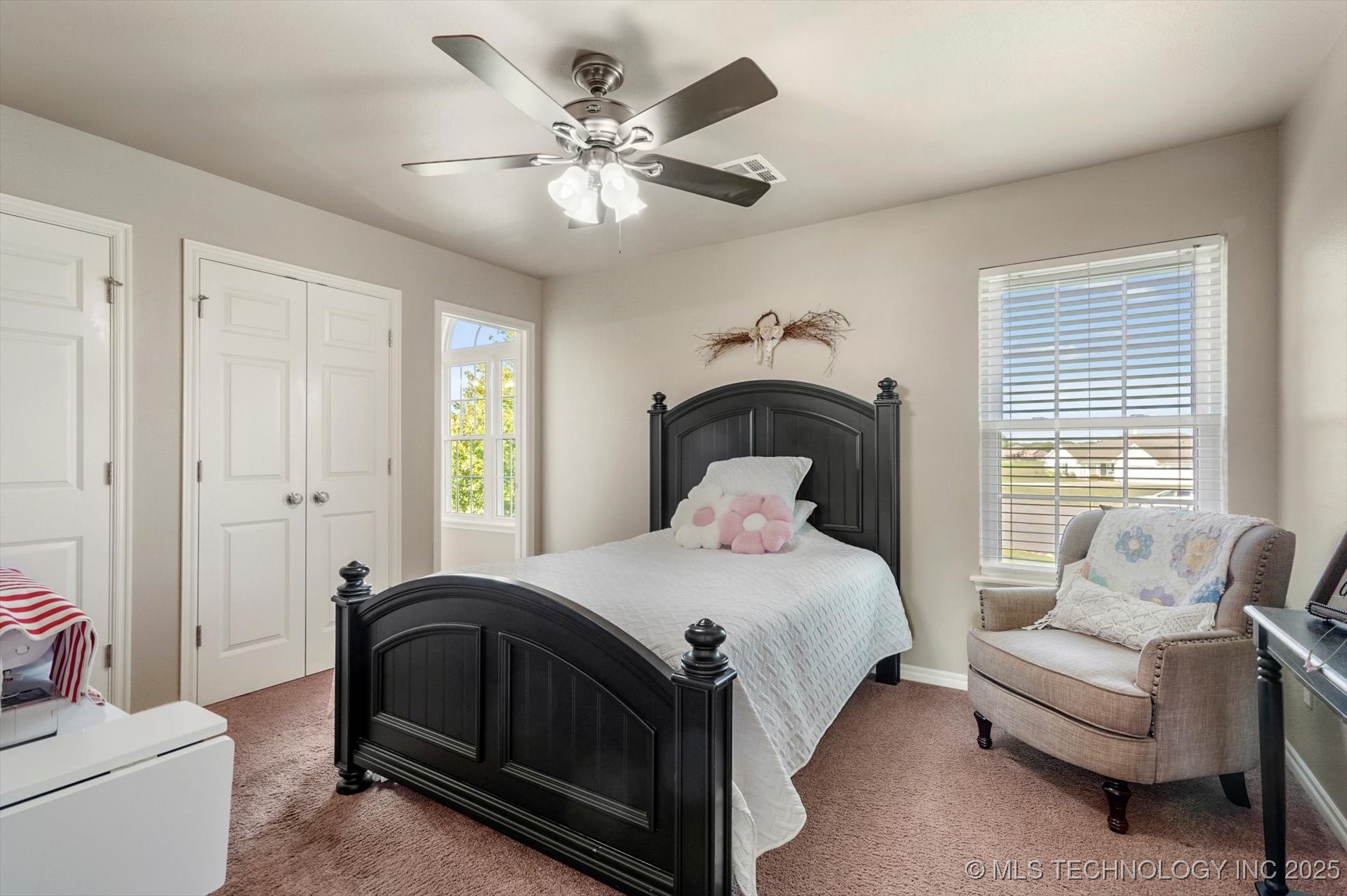 2406 E Fairfield Court Property Photo 25