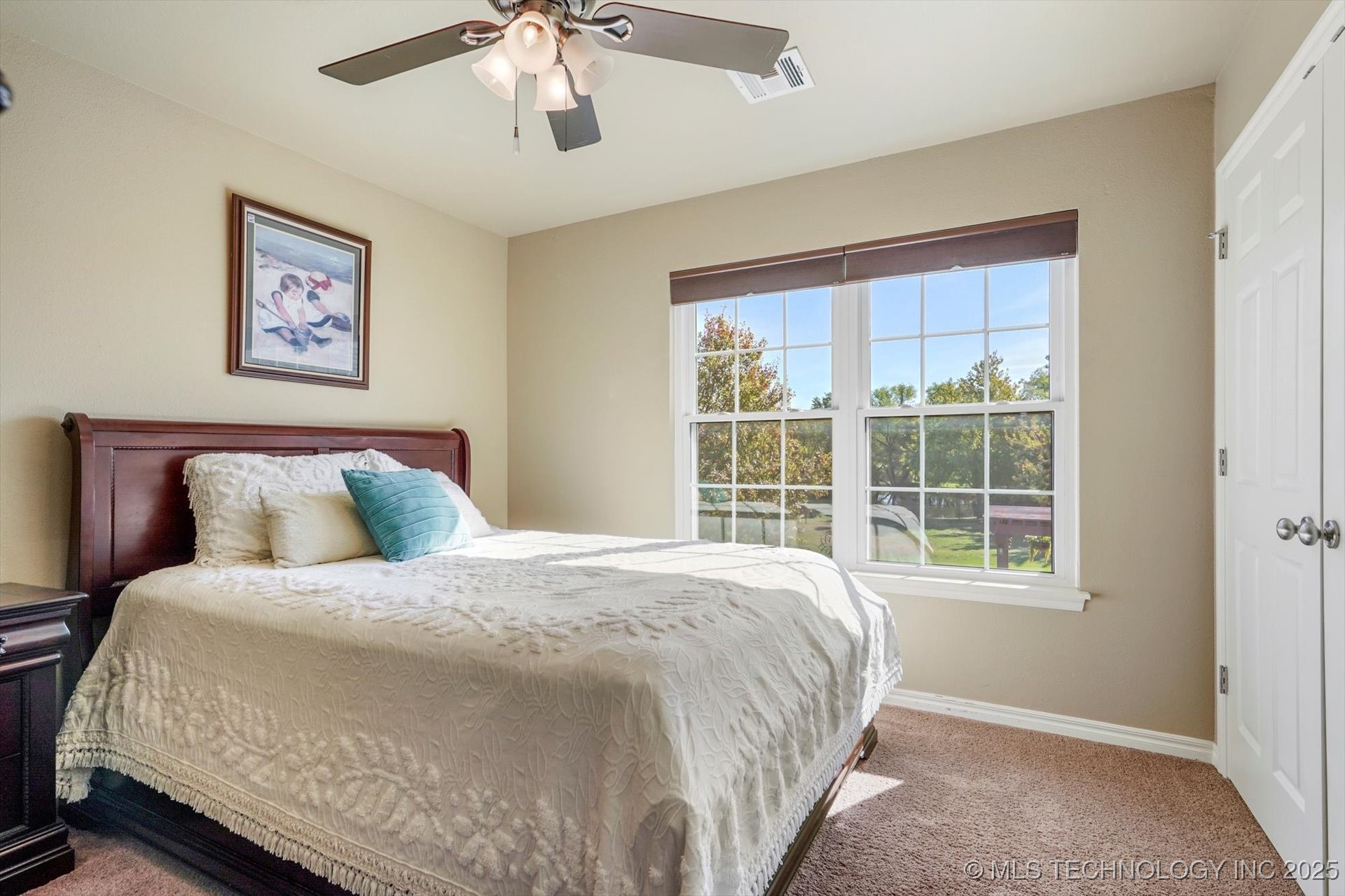 2406 E Fairfield Court Property Photo 28