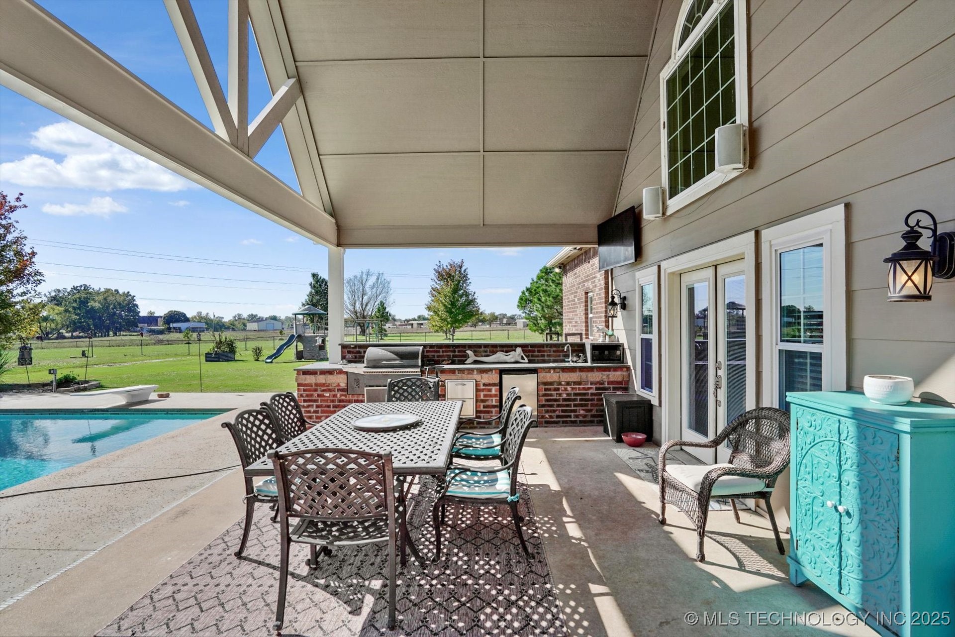 2406 E Fairfield Court Property Photo 34