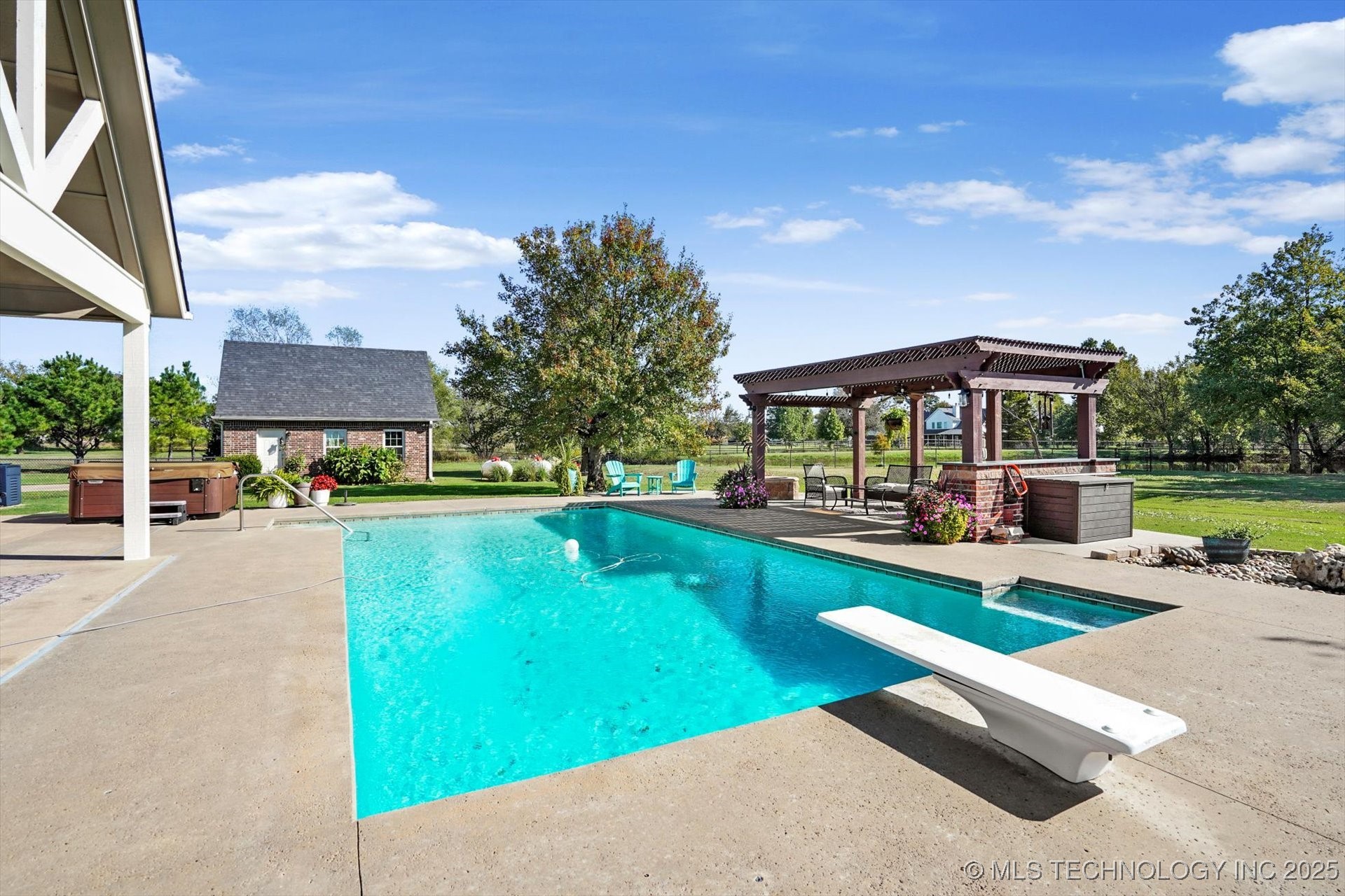 2406 E Fairfield Court Property Photo 36